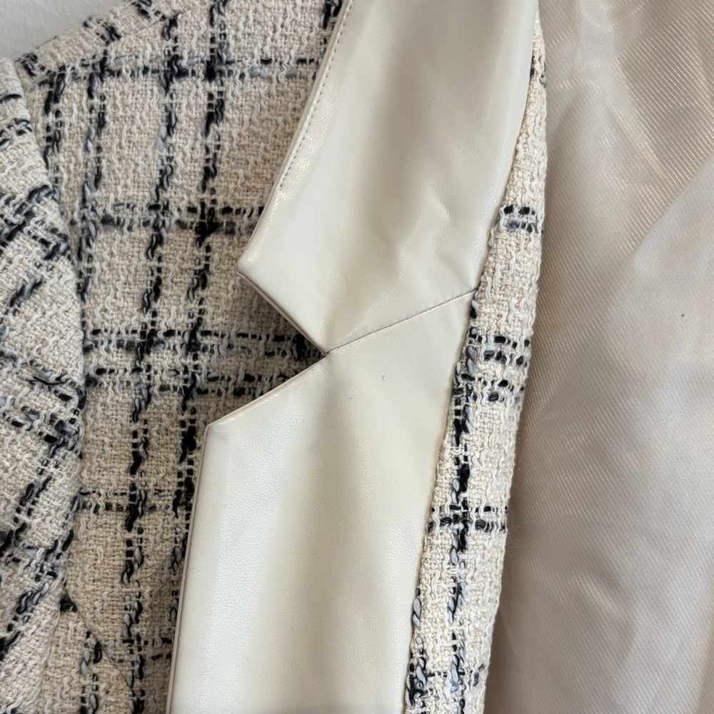 entro Cream and Navy Plaid Tweed Blazer - Picture 3 of 5